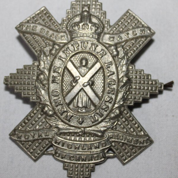 Cap badge Black Watch of canada