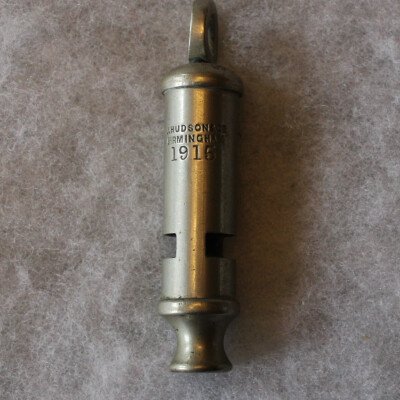 Sifflet tube 1915