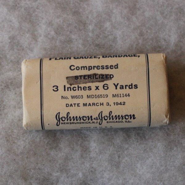 Plain gauze bandage  Johnson march 42