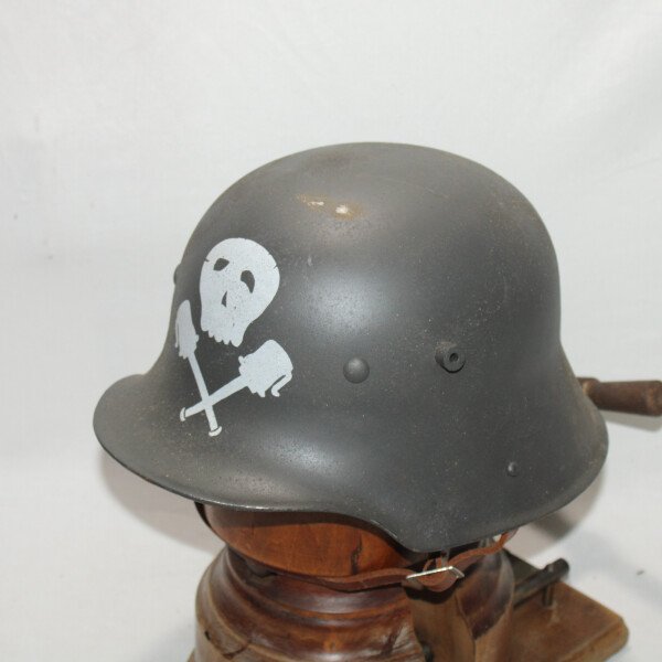 Stahlhelm M16