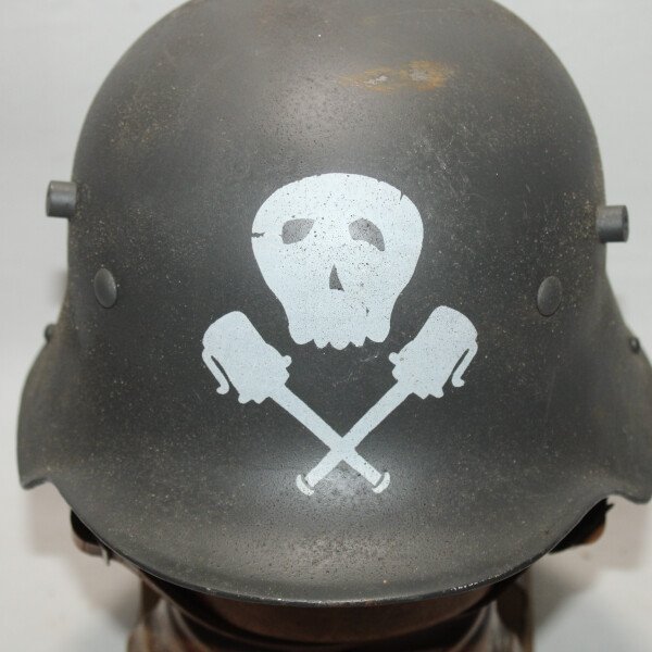 Stahlhelm M16