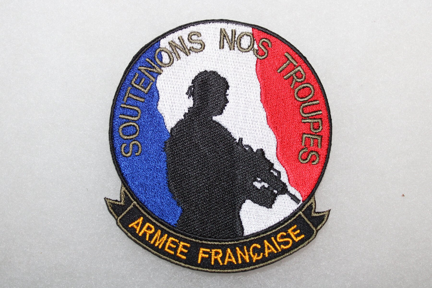 https://www.chrismilitaria.com/storage/media/4092/conversions/patch-soutenons-nos-troupes-armee-IMG_4390-product-show-full.jpg
